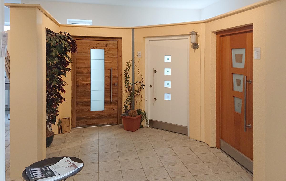 Abverkauf Ausstellungs-Haustüren von Rubner, u.a. eine Altholzhaustür zu niedrigen Abverkaufspreisen - pmt Kolbermoor