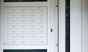 Briefkastenanlagen, Haustürseitenteil-Briefkästen von pmt - Briefkastenanlagen für Rosenheim und München